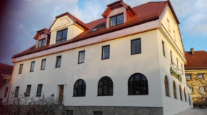 Отель Pension-Gasthof-Metzgerei Hofer, Иннинг-Ам-Хольц